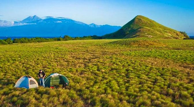 Pulau Kenawa (Via: indonesia.tripcanvas.co)