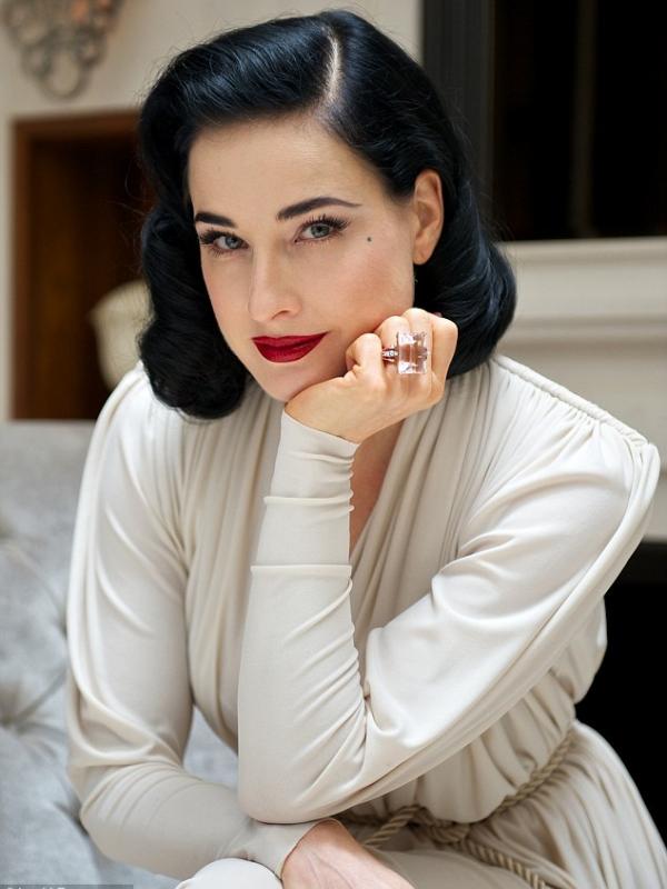 Dita Von Teese | via: dailymail.co.uk