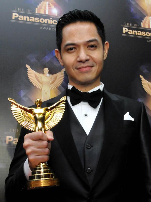 Aktor Favorit Pria, Dude Harlino saat menghadiri Panasonic Gobel Awards 2015 di Hotel Fairmont, Senayan Jakarta, Kamis (28/5/2015). (Liputan6.com/Panji Diksana)