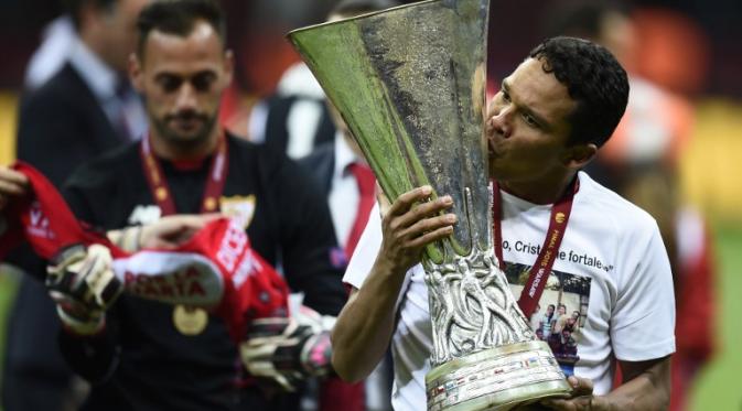 Carlos Bacca sukses mengantarkan Sevilla juara Liga Europa (AFP PHOTO / ODD ANDERSEN)