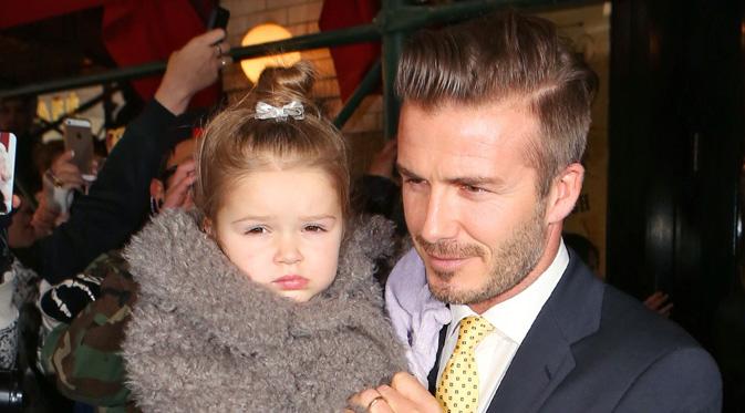 David Beckham bersama putri kecilnya, Harper Seven Beckham. (foto: gala.de)