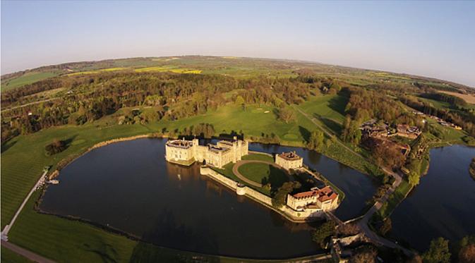 Drone Photography - The Classic English Castle (www.dronestagr.am)