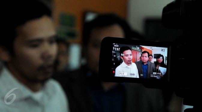 Peppi Piona memberikan keterangan pers usai mendaftarkan gugatannya atas kasus pencemaran nama baik di Pengadilan Negeri Jakarta Barat, Senin (1/6/2015). (Liputan6.com/Faisal R Syam)