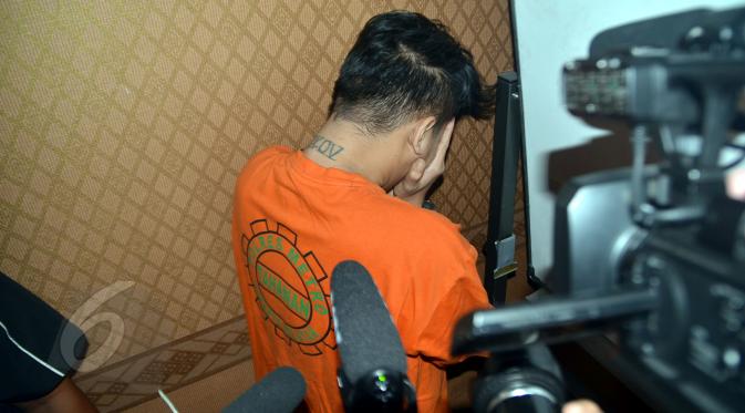 Sebelumnya, mucikari Robbie Abbas (RA), tertangkap di sebuah hotel berbintang di Jakarta Selatan bersama artis AA oleh jajaran Polres Metro Jakarta Selatan, pada 9 Mei 2015 lalu. (Liputan6.com/Panji Diksana)