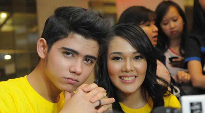 Aliando Syarief dan Elvira Natalie beradu akting dalam film Janji Hati arahan Otoy Witoyo. (via Liputan6.com)