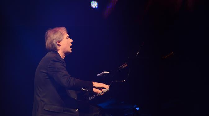 Richard Clayderman (dragosasaftei.ro)