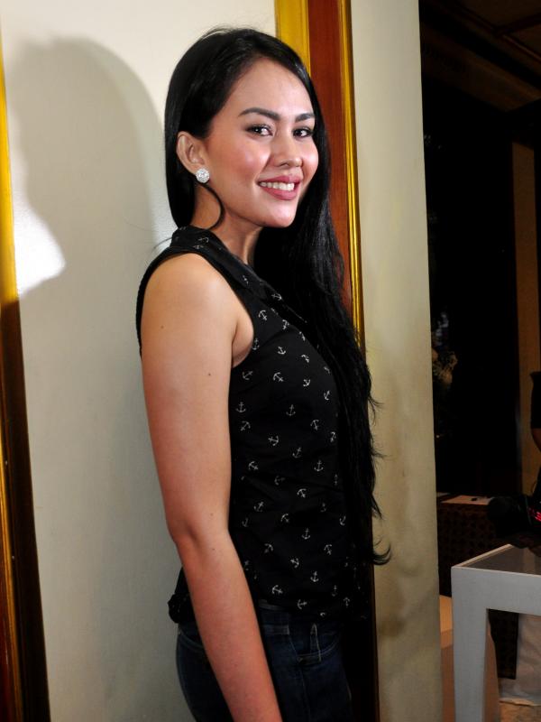 Kartika Putri harus kehilangan job karena rumor bisnis prostitusi online. (Wimbarsana/Bintang.com)