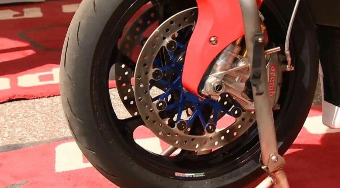 Honda RC213V-S front wheel and brake (Foto: Visordown). 