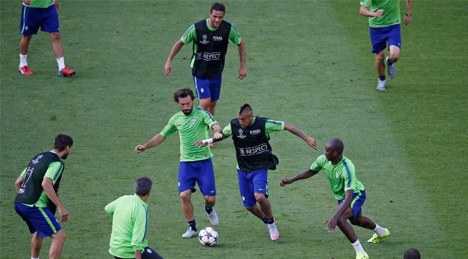 Sesi Training Jelang Final Liga Champions Juventus vs Barcelona (Reuters / Fabrizio Bensch)