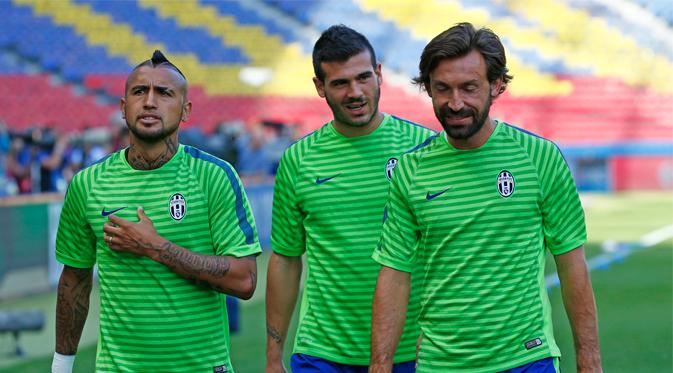 Sesi Training Jelang Final Liga Champions Juventus vs Barcelona (Reuters / Michael Dalder)