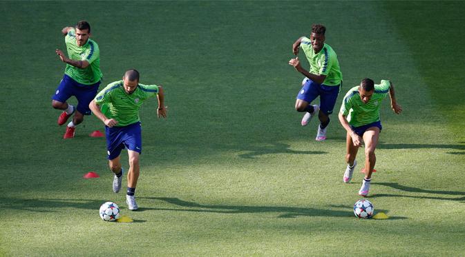 Sesi Training Jelang Final Liga Champions Juventus vs Barcelona (Reuters / Fabrizio Bensch)