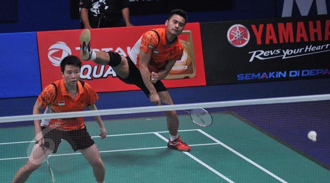 Tontowi Ahmad/Liliyana Natsir takluk dari pasangan Tiongkok, Zhang Nan/Zhao Yunlei di BCA Indonesia Open (Liputan6.com / Herman Zakharia)