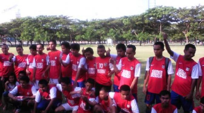 Sepak bola tunanetra di Makassar (Bola.com / Ahmad Latando)