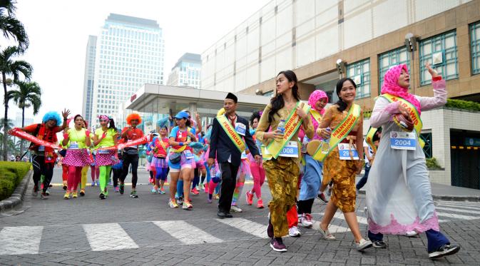 Fashion Festival Run, salah satu bagian acara memeriahkan HUT DKI pada 22 Juni 2015. (Liputan6.com/Luqman Rimadi)