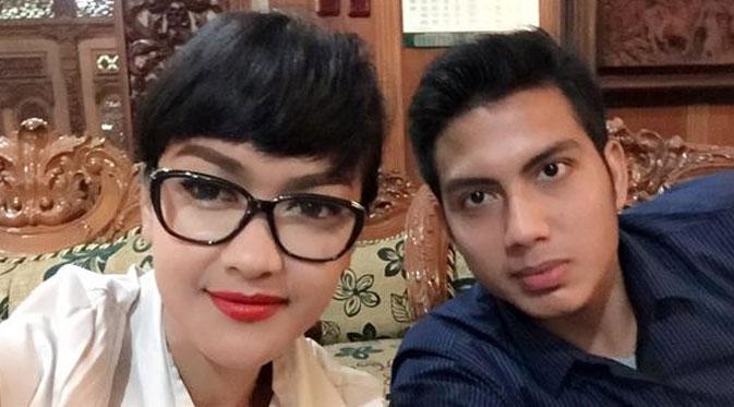 Julia Perez dan Mumu di Jepara (via twitter.com/juliaperrez)