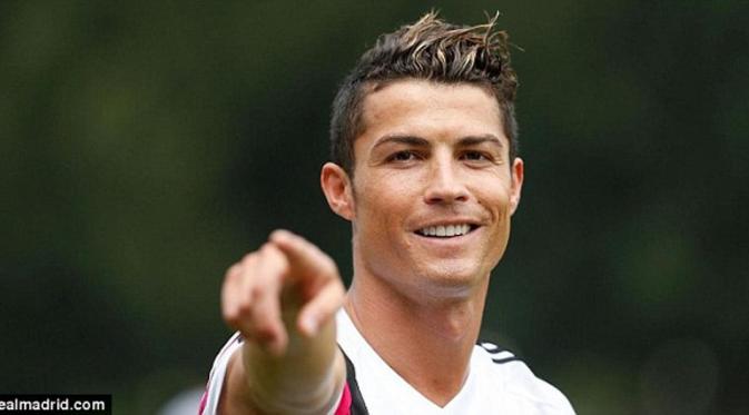 Ternyata top score Liga Champion, Cristiano Ronaldo pernah kejutkan fansnya dengan cara yang tak biasa.