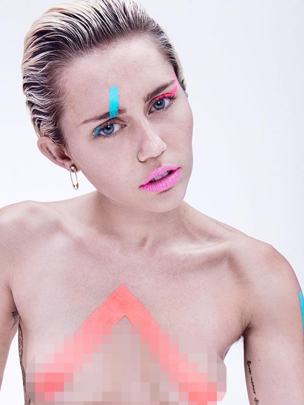 Miley Cyrus berpose tanpa busana di Majalah Paper. (foto: papermag)