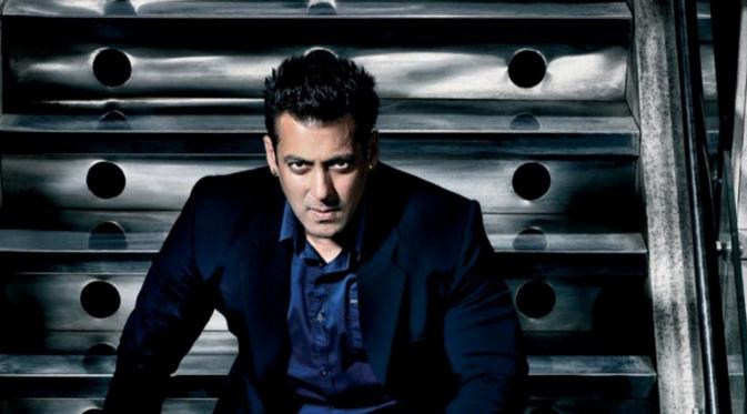 Salman Khan mengungkapkan kekesalannya kepada penggemar karena terus dibandingkan dengan rekannya Shah Rukh Khan.