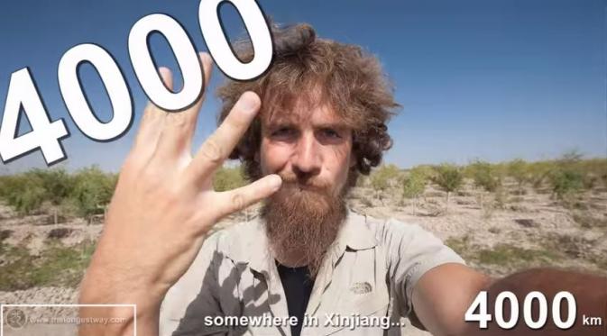 Christoph Rehage pada 4000 kilometer perjalanannya. (Via: Youtube.com)