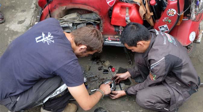 Sapi dan kambing pun ikut meramaikan jalan raya. Inilah India negara ke 5 Wheel Story season 3. 