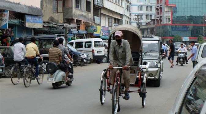 Sapi dan kambing pun ikut meramaikan jalan raya. Inilah India negara ke 5 Wheel Story season 3. 