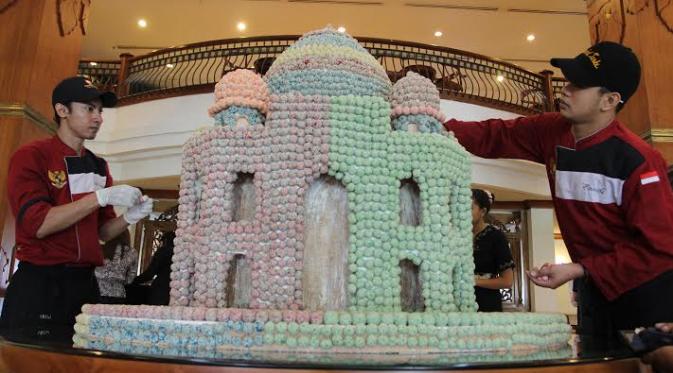 Masjid Terbuat dari Kue Onde-onde