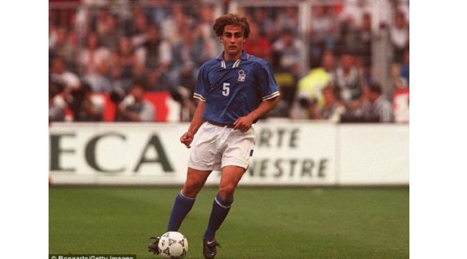 Fabio Cannavaro saat bermain di Euro U-21 tahun 1996. (Daily Mail)