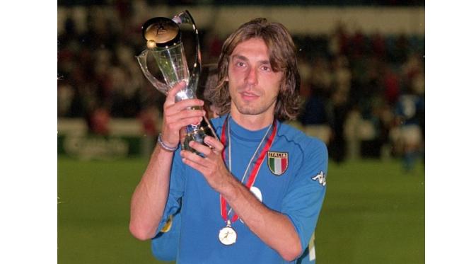 Andrea Pirlo saat membawa timnas Italia U-21 menjadi Juara Euro U-21 tahun 2000. (Daily Mail)