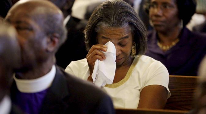Doa bersama untuk para korban penembakan massal di Gereja bersejarah Emanuel African Methodist Episcopal (AME). (Reuters)