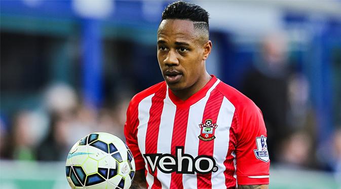 Nathaniel Clyne kini diburu Manchester United dan Liverpool (theguardian)