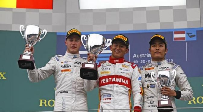 Rio Haryanto ekspresikan kemenangan di Sprint Race GP2 Austria (GP2series.com)