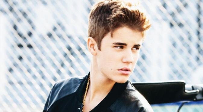 Justin Bieber (via tv.mtvema.com)