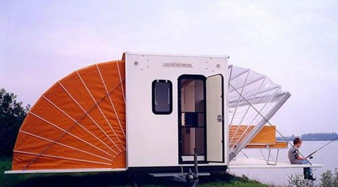 Tampak tenda portable (Via: 9gag.com)