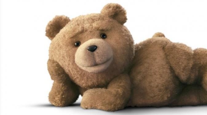 Imutnya boneka beruang Ted. Foto via via: schmoesknow.com