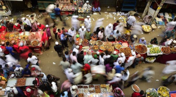 Dhaka, Bangladesh. | via: Getty Images