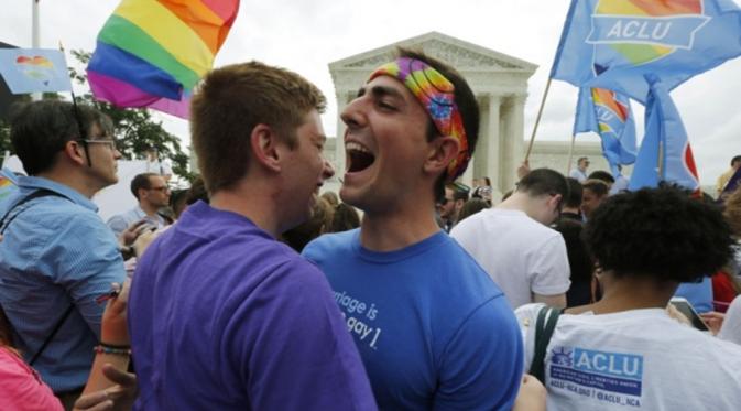 Amerika Legalkan Kesetaraan Pernikahan untuk Lesbian dan Gay | via: cbc.ca