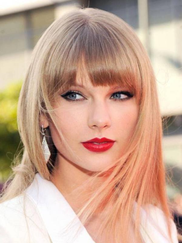 Taylor Swift |via: eyelipsface.com