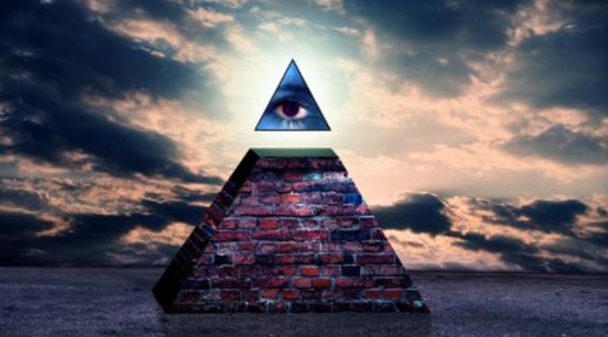 Piramida yang dianggap sebagai simbol Illuminati yang ingin menguasai dunia dengan pahamnya.