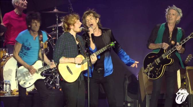 The Rolling Stones & Ed Sheeran saat tampil di Zip Code Tour (via rollingstones.com)