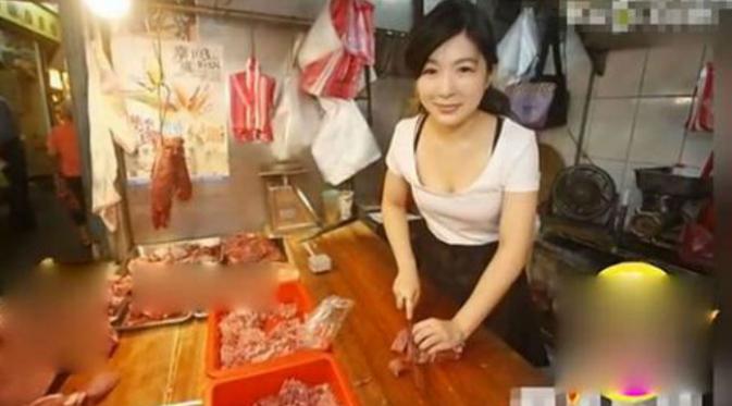 Zhang saat bekerja sebagai tukang daging/Shanghaiist