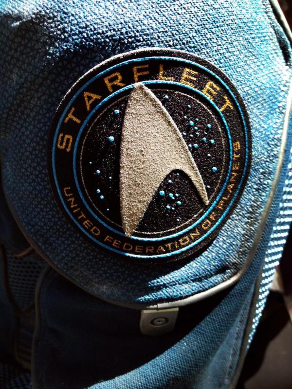 Sutradara Justin Lin akhirnya mengumumkan judul resmi film Star Trek 3 beserta sebuah gambar.