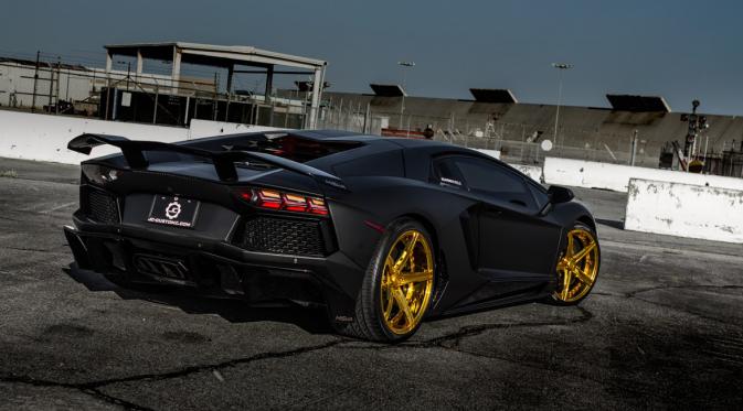 Lamborghini Aventador milik Chris Brown (Foto: gtspirit).