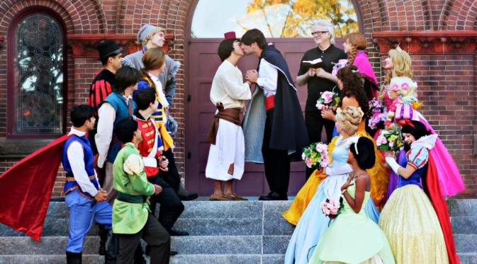 Pasangan Puteri 'Gay' Disney menikah (Via: http://www.motherhubbardphotography.com/)