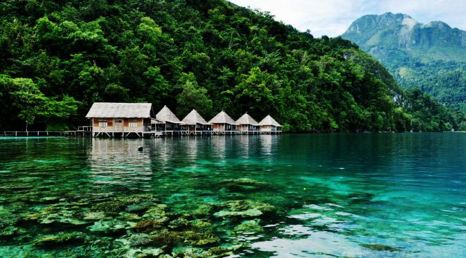 Pantai Ora, Pulau Seram. | via: sugarandspace.com