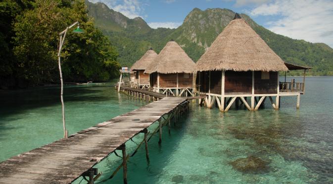 Pantai Ora, Pulau Seram. | via: triptrus.com