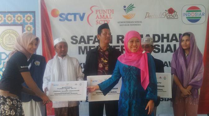 Kemensos menggandeng Pundi Amal SCTV serta Peduli Kasih Indosiar menggelar Safari Ramadhan. (Liputan6.com/Dian Kurniawan)