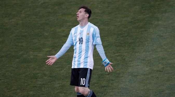 Ekspresi Lionel Messi saat Final Copa America 2015. (AP Photo/Silvia Izquierdo)