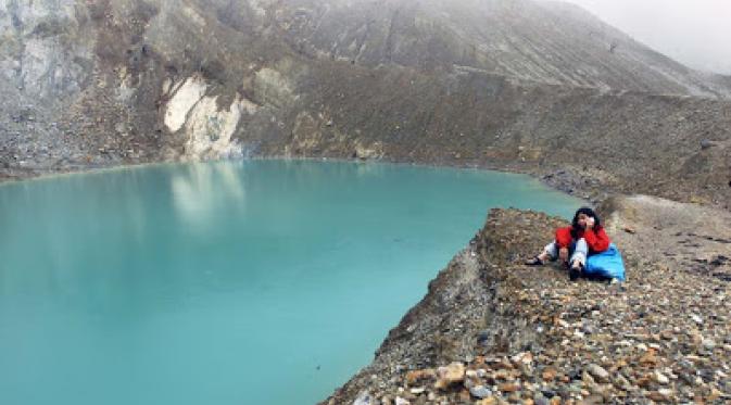 Gunung Papandayan, Garut. | via: nilakusumaprofile.blogspot.com