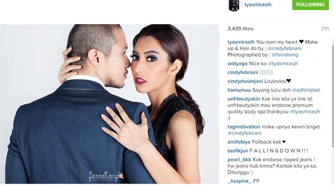 Tyas Mirasih berpose bersama pacar barunya bernama Raiden Soedjono. (foto: instagram.com/tyasmirasih)