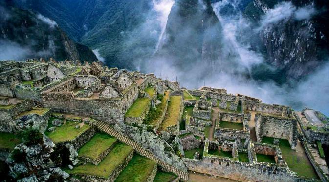 Machu Picchu, Peru. | via: radioamistad.com.pe